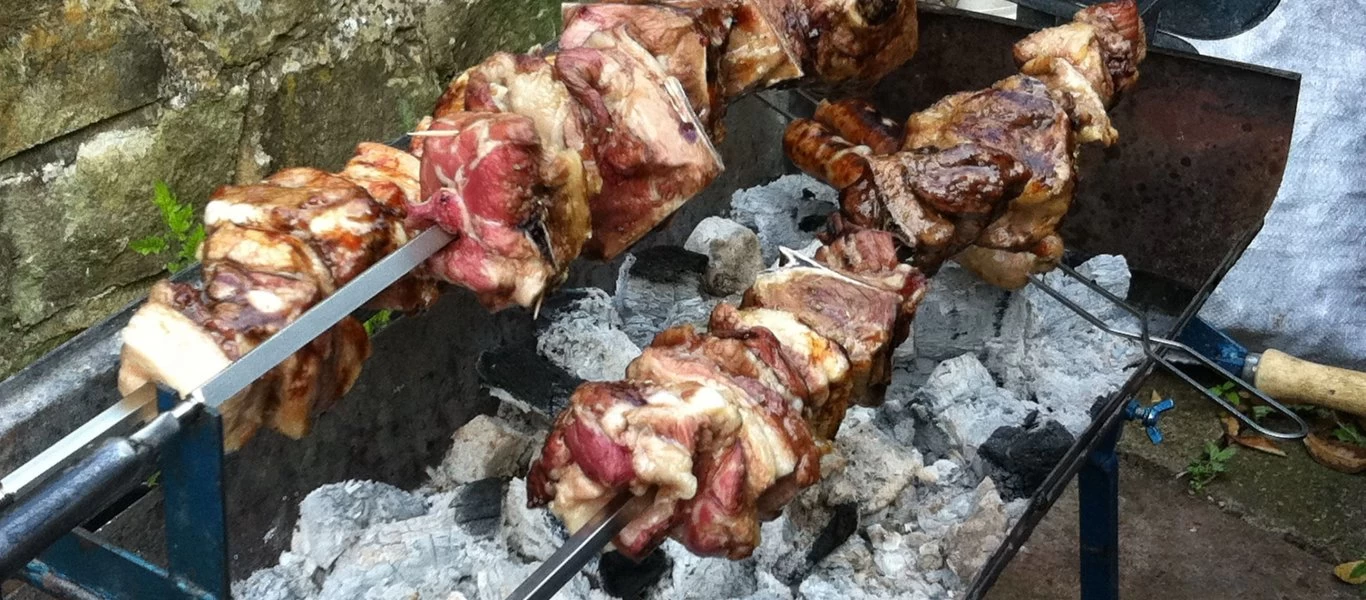 Ψήσιμο στα κάρβουνα: Τα λάθη που μπορεί να σας κάνουν να αρρωστήσετε